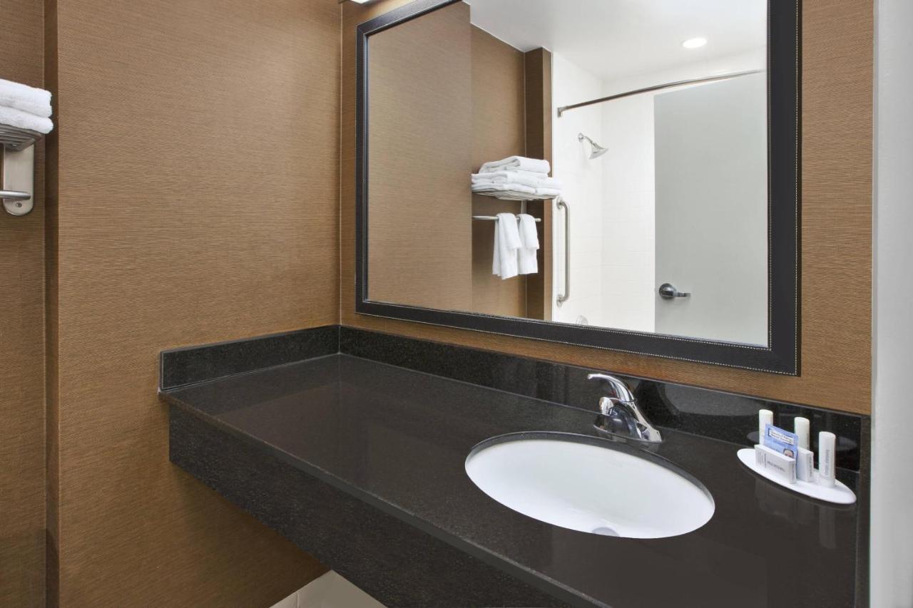 Fairfield Inn & Suites By Marriott Milwaukee Downtown Ngoại thất bức ảnh
