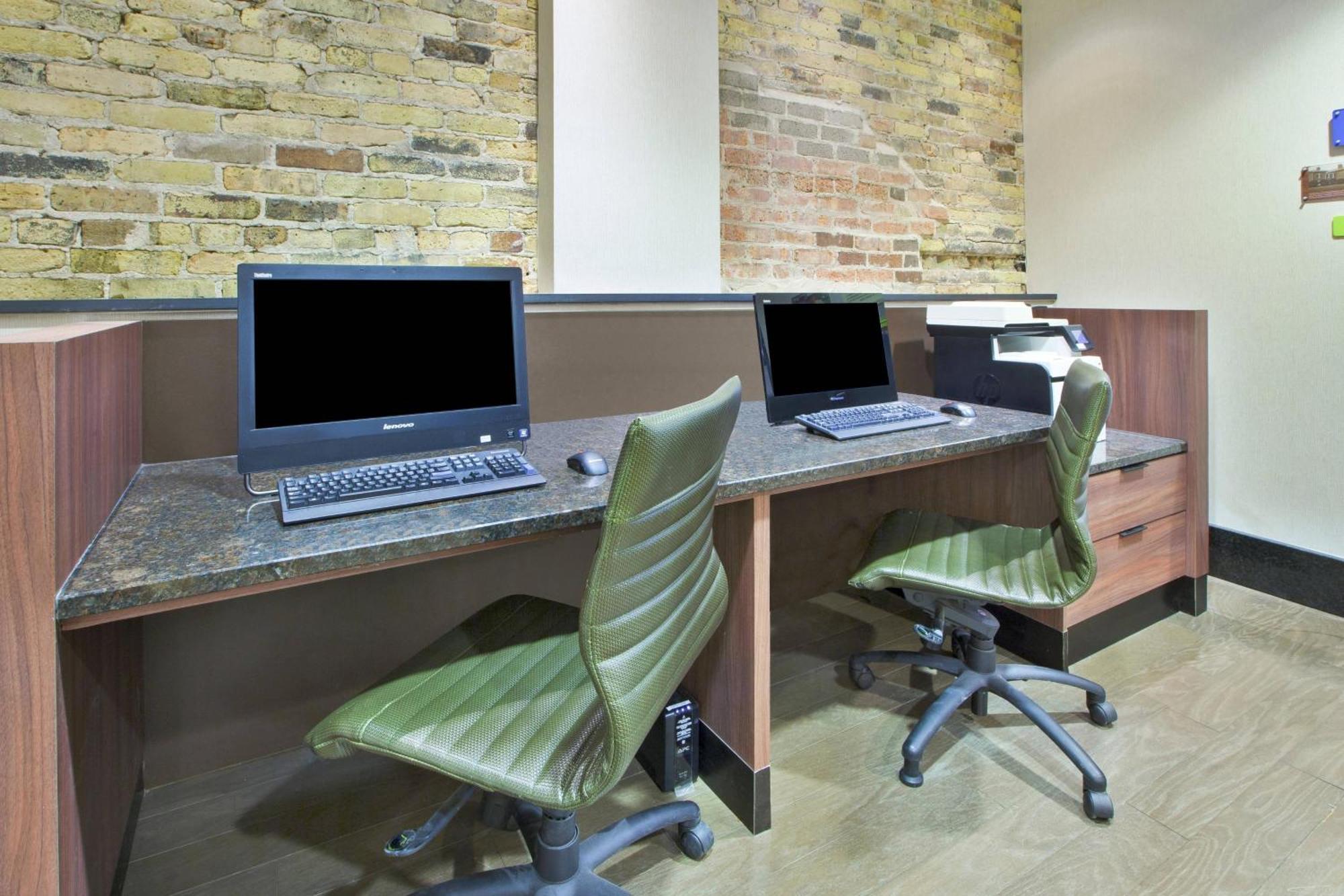Fairfield Inn & Suites By Marriott Milwaukee Downtown Ngoại thất bức ảnh