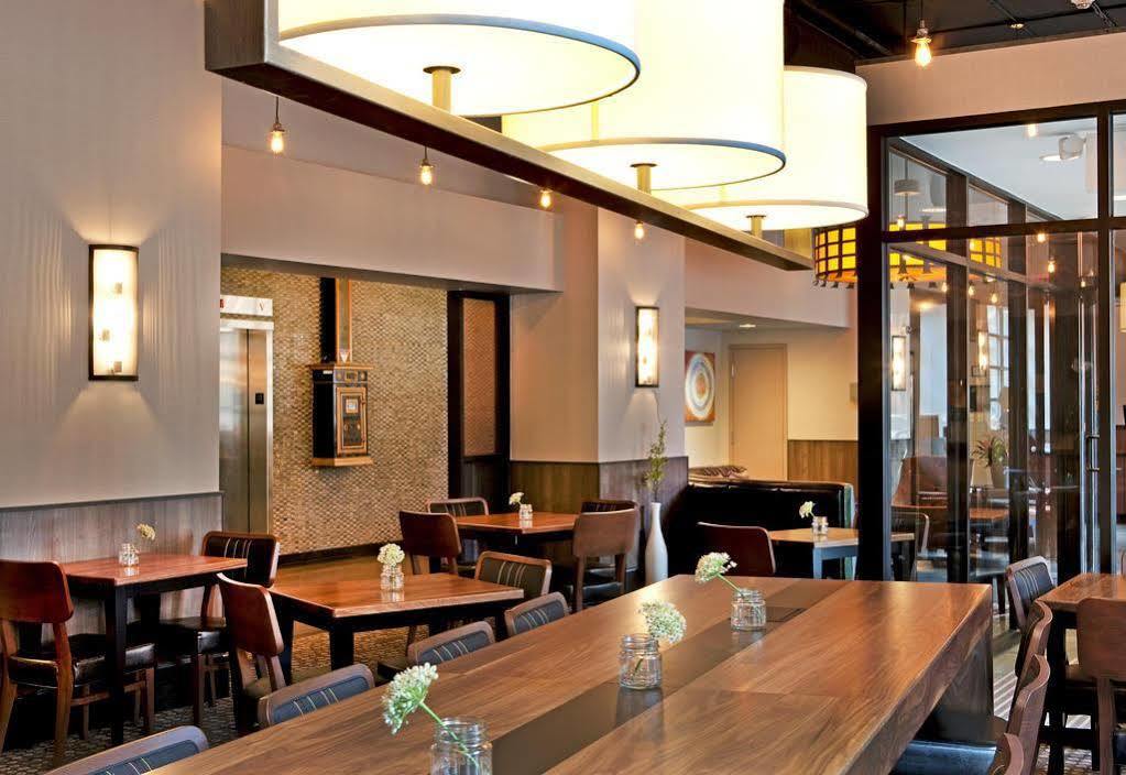 Fairfield Inn & Suites By Marriott Milwaukee Downtown Ngoại thất bức ảnh