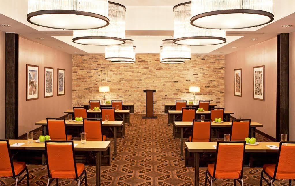 Fairfield Inn & Suites By Marriott Milwaukee Downtown Ngoại thất bức ảnh